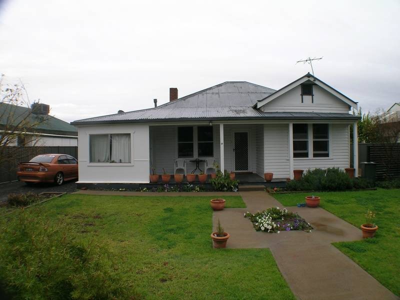 16 Stanbridge Street, Yenda NSW 2681