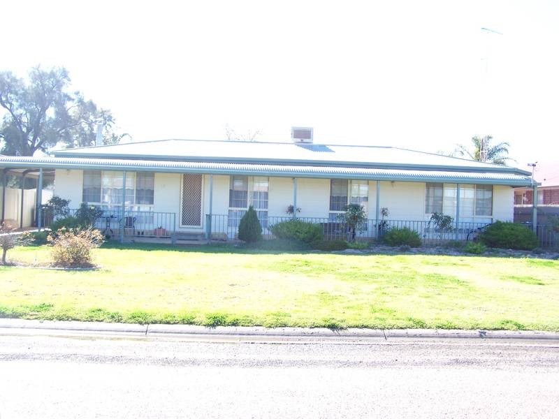 35 Campbell Street, Darlington Point NSW 2706