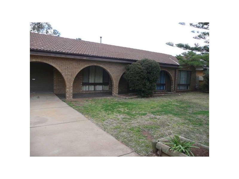 6 Webster Street, Griffith NSW 2680