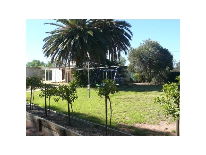 2 Park Lane, Darlington Point NSW 2706