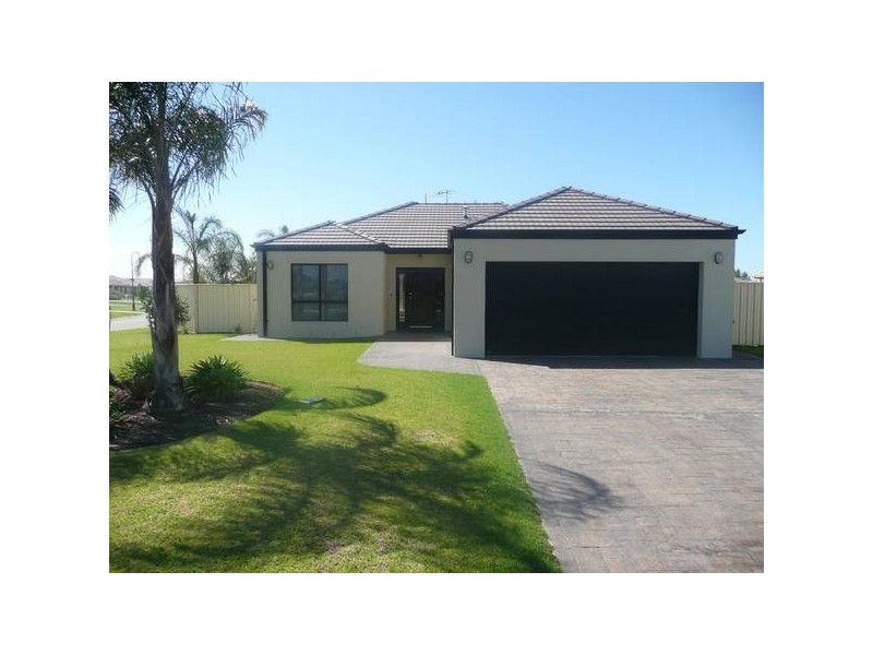 18 Little Road, Griffith NSW 2680