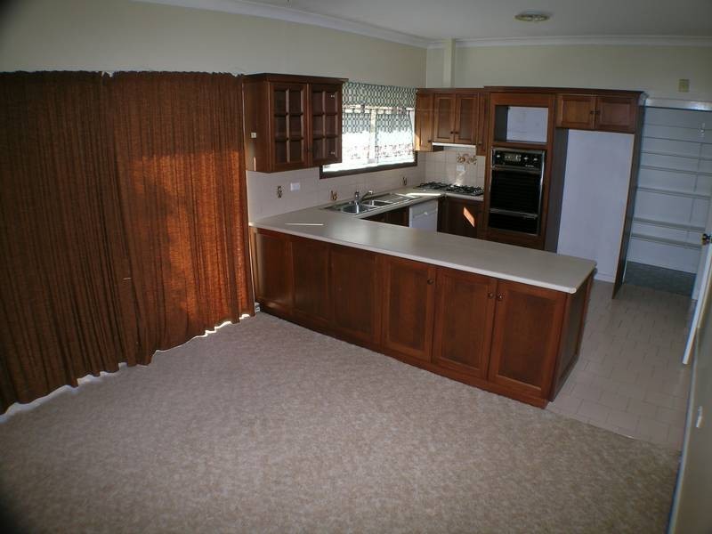 34 Lawford Crescent, Griffith NSW 2680