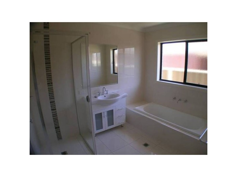 81 Clifton Boulevard, Griffith NSW 2680