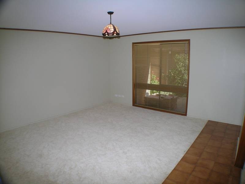 2/47-51 Clifton Boulevard, Griffith NSW 2680