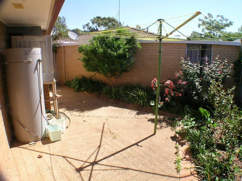 2/47-51 Clifton Boulevard, Griffith NSW 2680