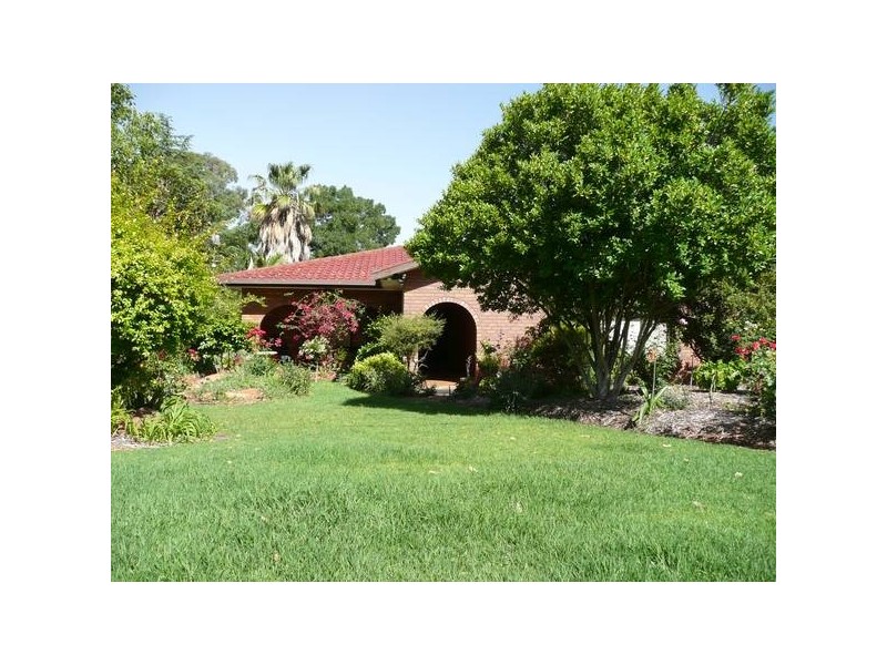 21 Lawford Crescent, Griffith NSW 2680