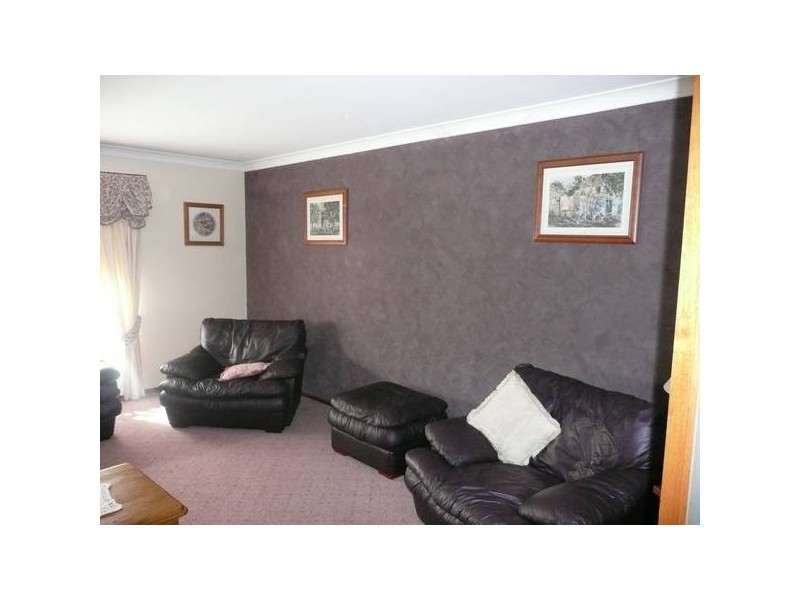 21 Lawford Crescent, Griffith NSW 2680