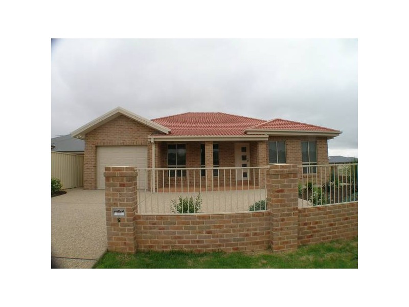 7 Melissa Place, Griffith NSW 2680