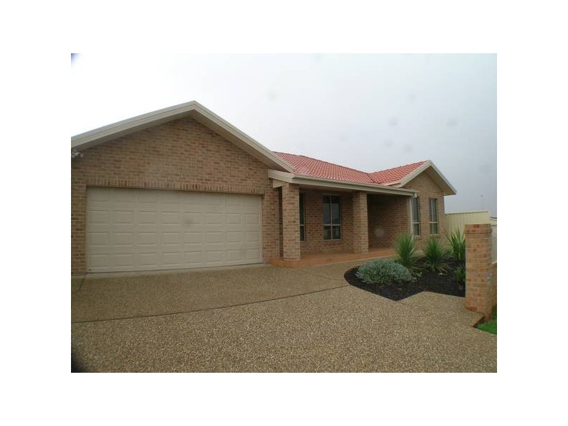104 Hilliam Drive, Griffith NSW 2680