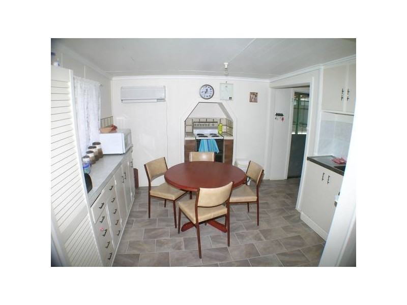 11a & 11b Kywong Street, Griffith NSW 2680