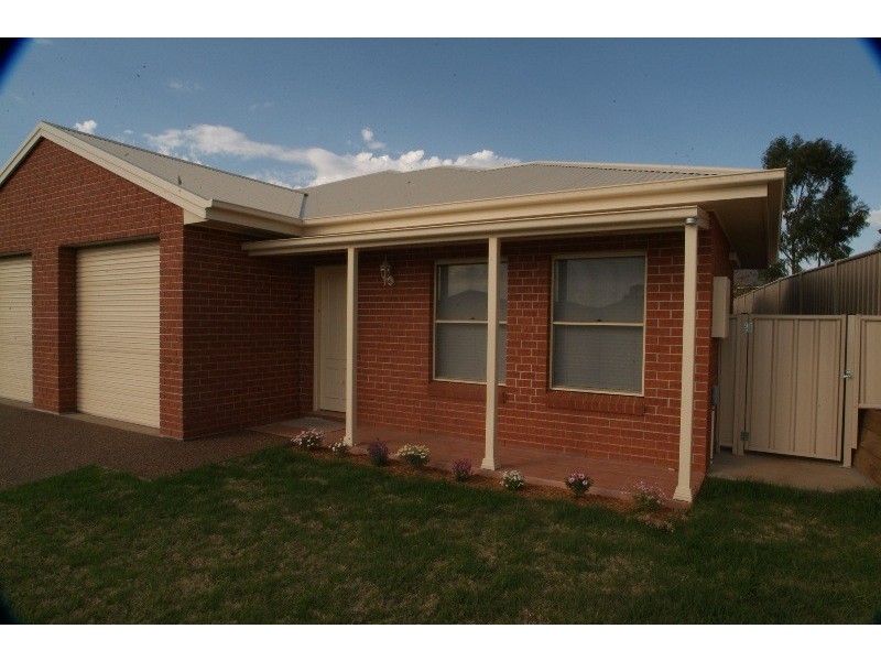 2/20 Hinton Drive, Gunnedah NSW 2380