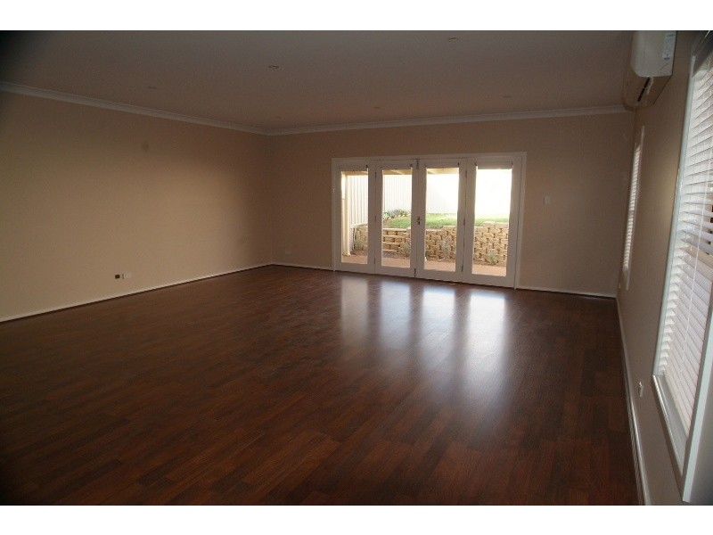 2/20 Hinton Drive, Gunnedah NSW 2380