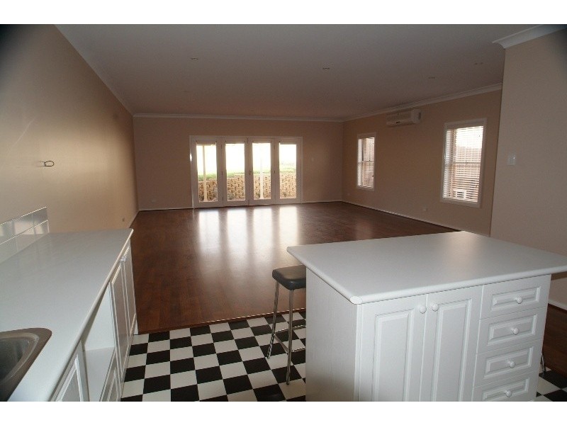 2/20 Hinton Drive, Gunnedah NSW 2380