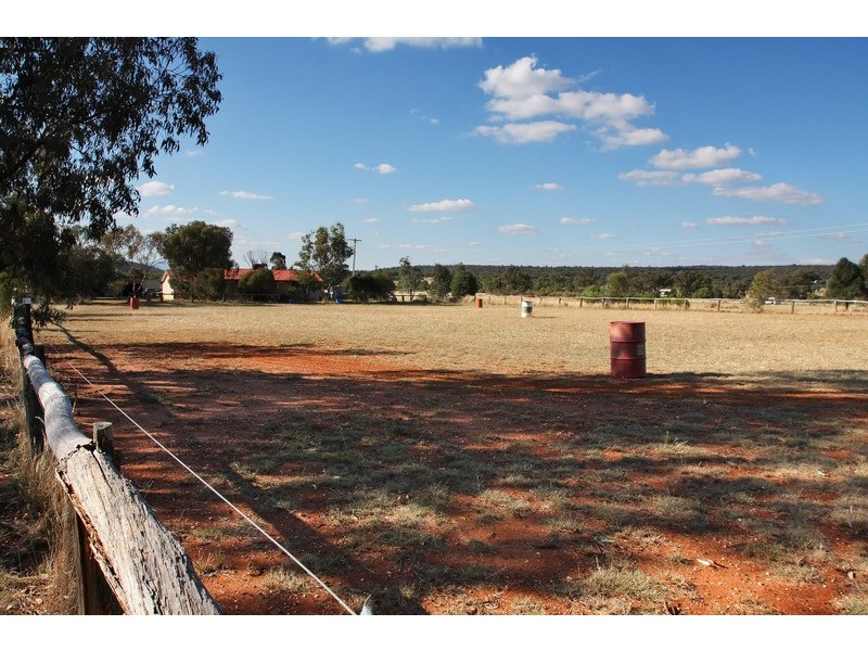 10-12 Carlyon Avenue, Gunnedah NSW 2380