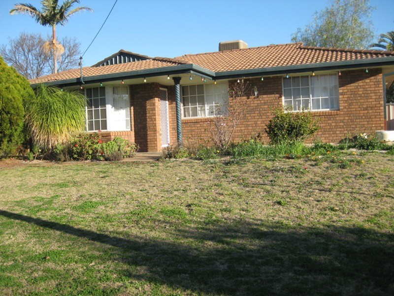 6 Jarmain Close, Gunnedah NSW 2380