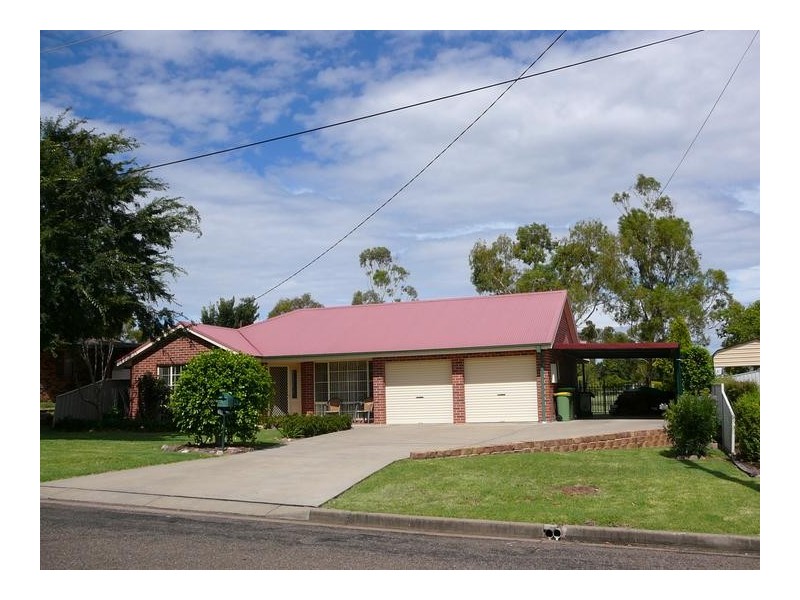 13 Davis Avenue, Gunnedah NSW 2380