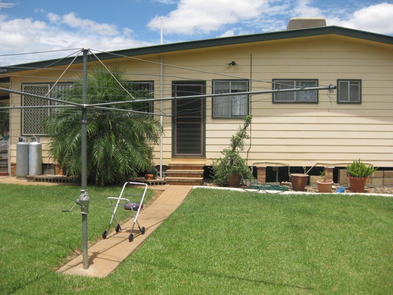 17 Pike Street, Gunnedah NSW 2380