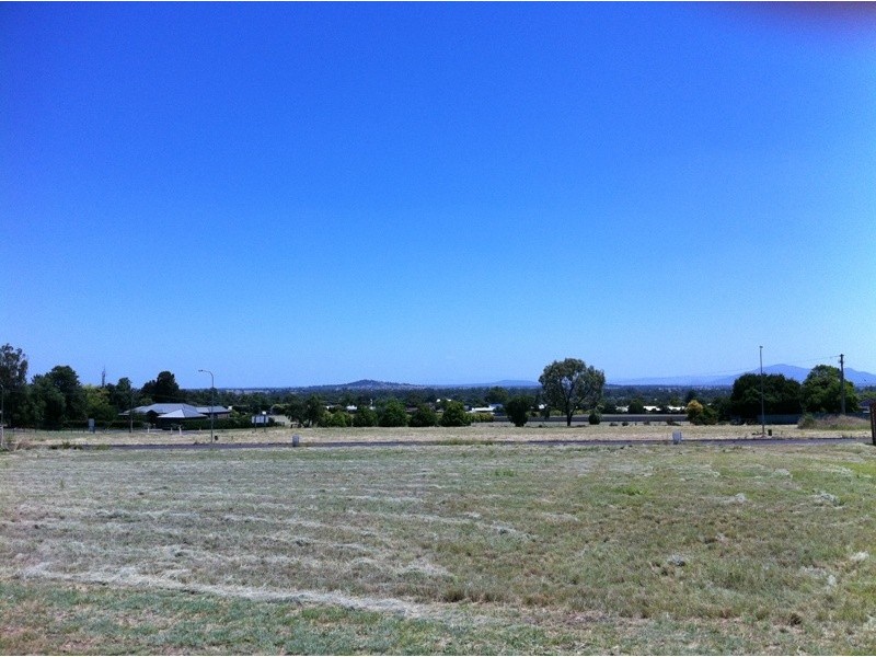 10-12 Silversmith Place, Gunnedah NSW 2380