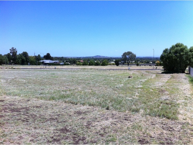 10-12 Silversmith Place, Gunnedah NSW 2380