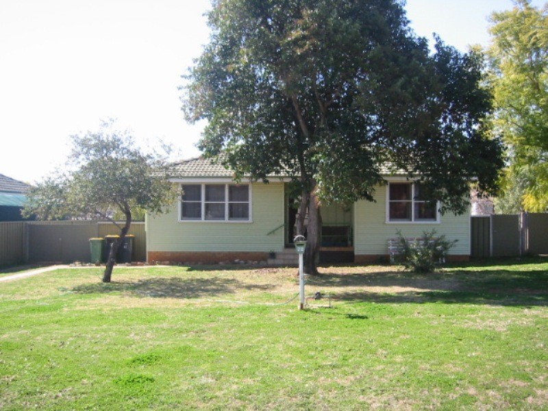 32 Jaeger Avenue, Gunnedah NSW 2380
