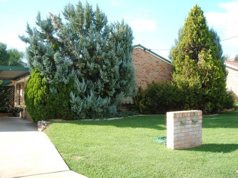 1/12 Davis Avenue, Gunnedah NSW 2380