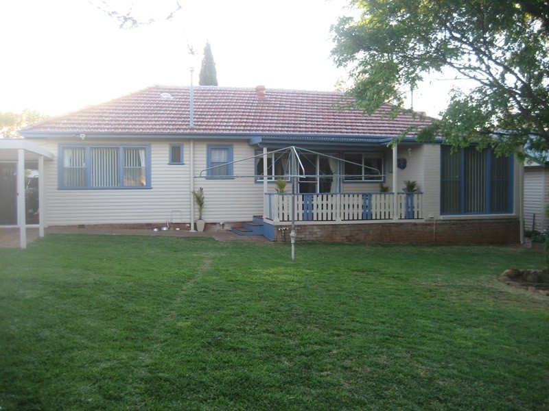 16 Porcupine Street, Gunnedah NSW 2380