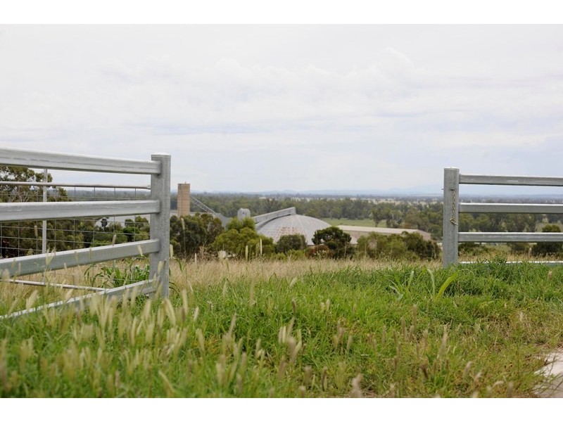 13 Lloyd Road, Gunnedah NSW 2380