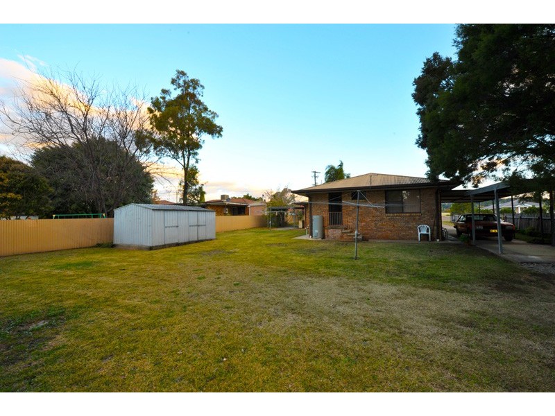 1 & 2/24 Kamilaroi Road, Gunnedah NSW 2380