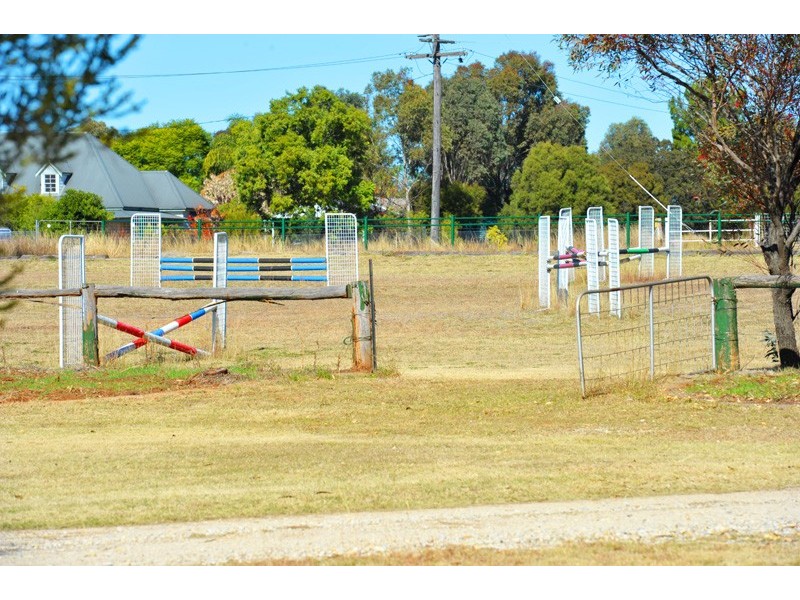 10-12 Carlyon Avenue, Gunnedah NSW 2380