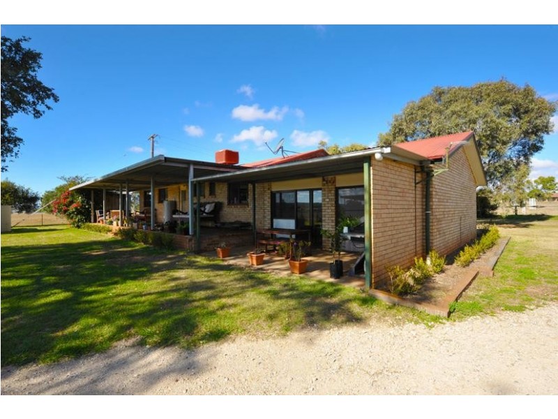 10-12 Carlyon Avenue, Gunnedah NSW 2380