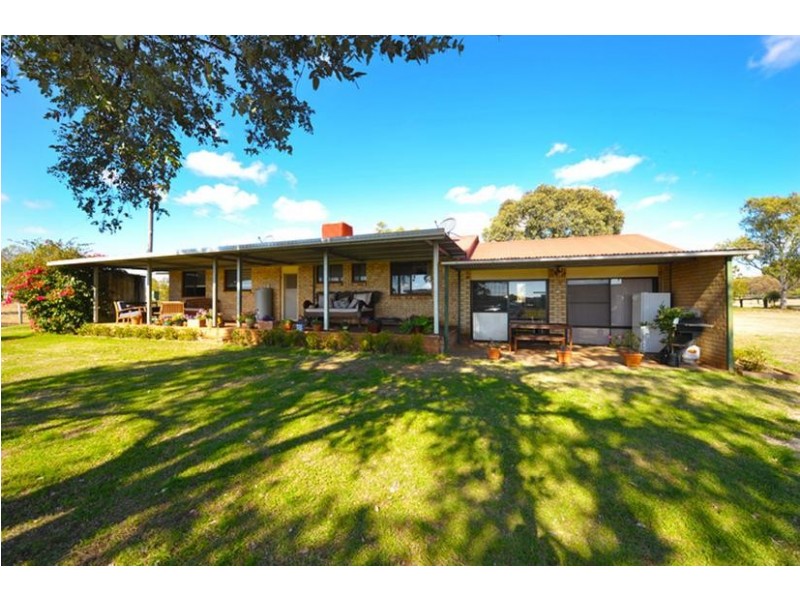 10-12 Carlyon Avenue, Gunnedah NSW 2380