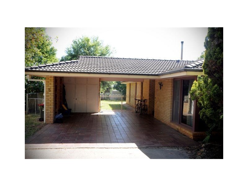 8 Gallen Avenue, Gunnedah NSW 2380