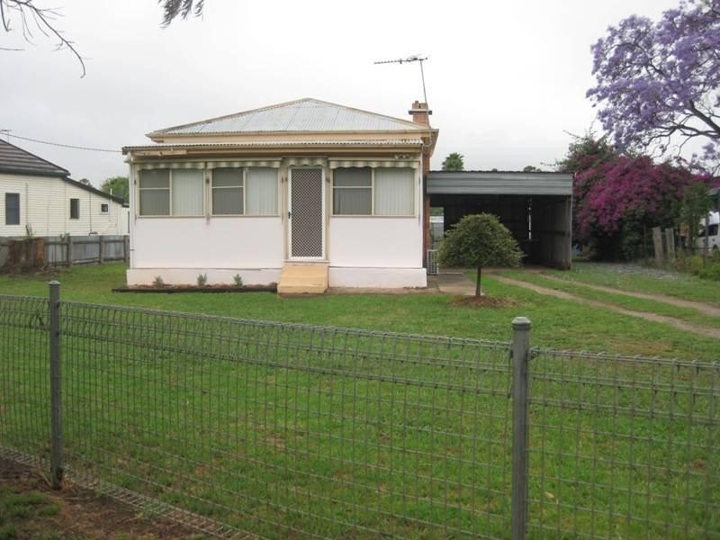 24 Wandobah Road, Gunnedah NSW 2380