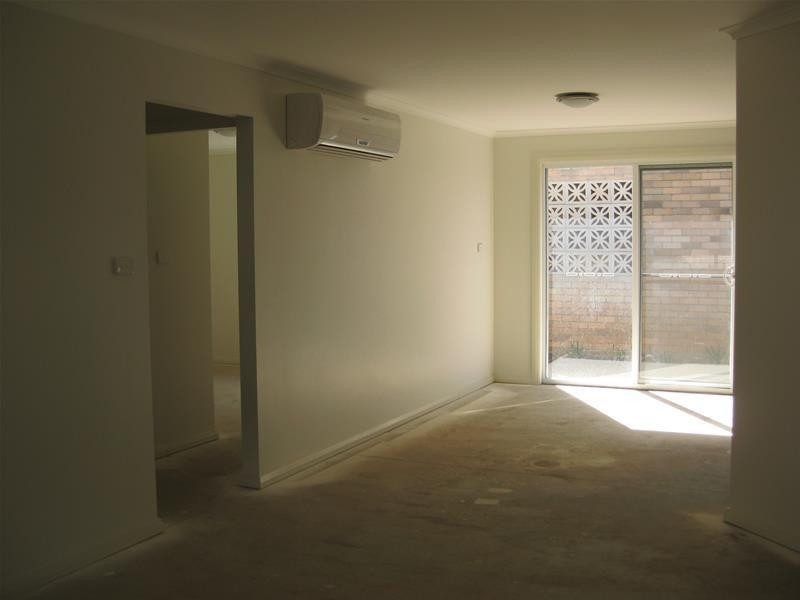 2/9 Bowen Avenue, Gunnedah NSW 2380