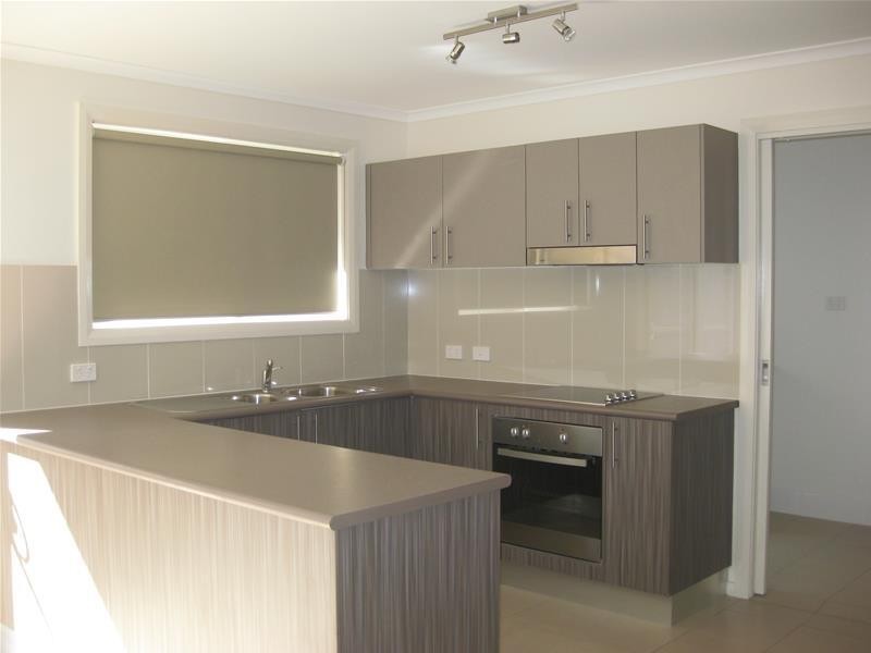 2/9 Bowen Avenue, Gunnedah NSW 2380