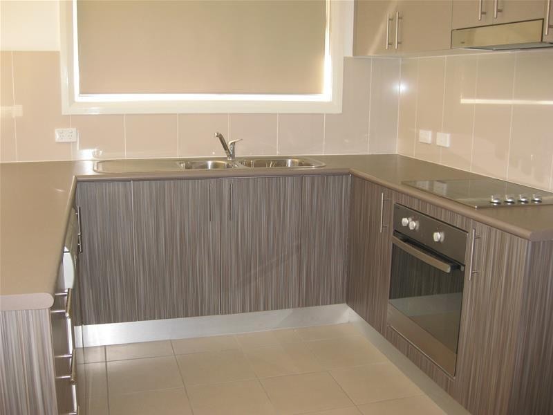 2/9 Bowen Avenue, Gunnedah NSW 2380