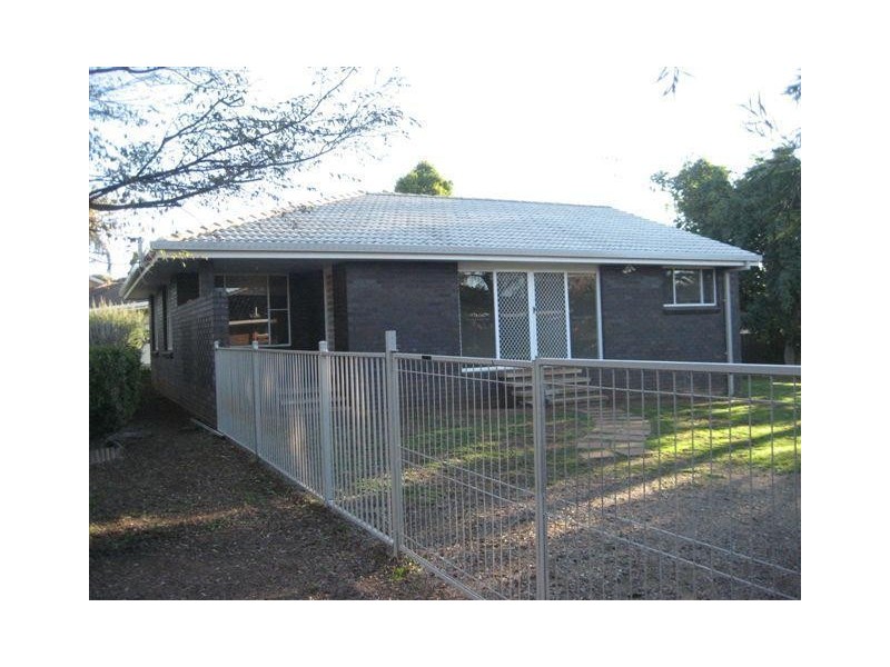 11 Ewing Street, Gunnedah NSW 2380