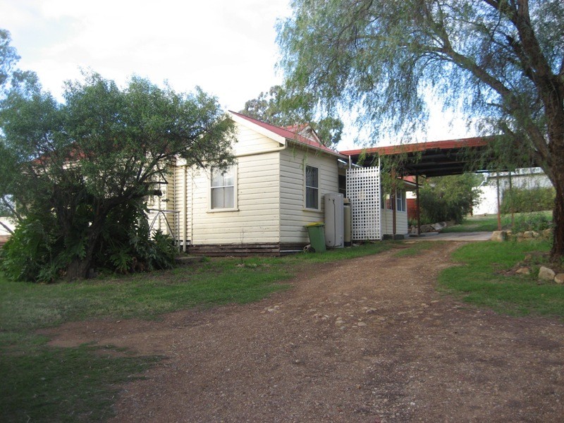* Lilydale, Hunts ROAD, Gunnedah NSW 2380