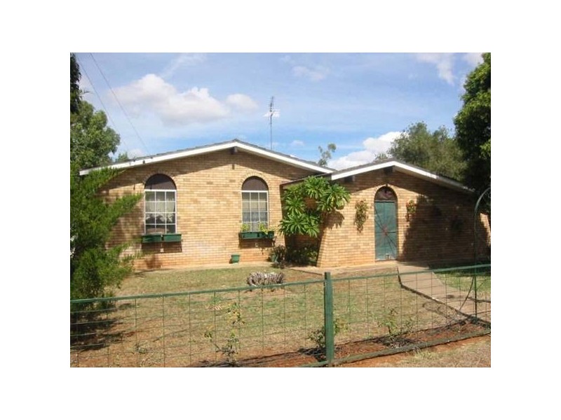 Pine Street, Curlewis NSW 2381