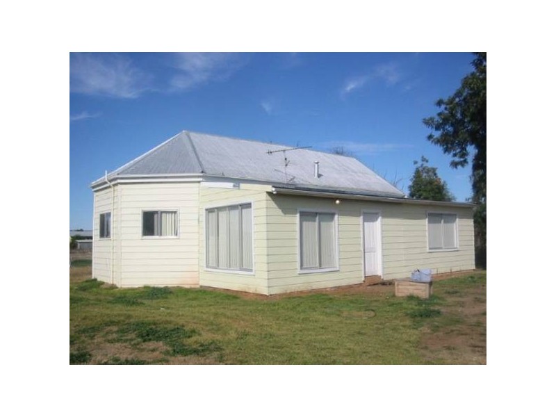 1-3 Forbes Street, Carroll NSW 2340