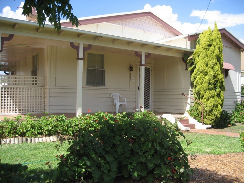 138 Barber Street, Gunnedah NSW 2380