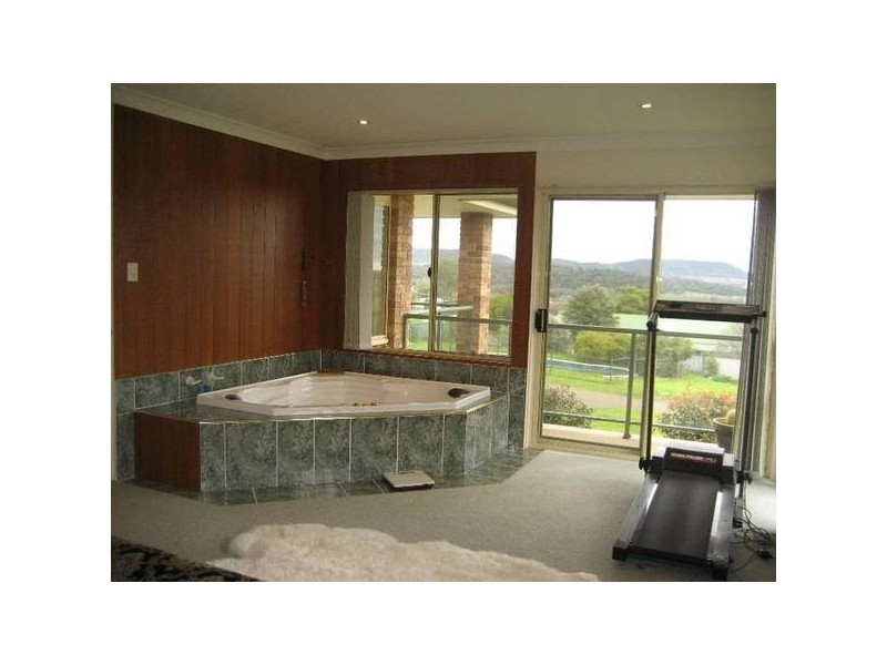 16 Hillcrest Road, Gunnedah NSW 2380