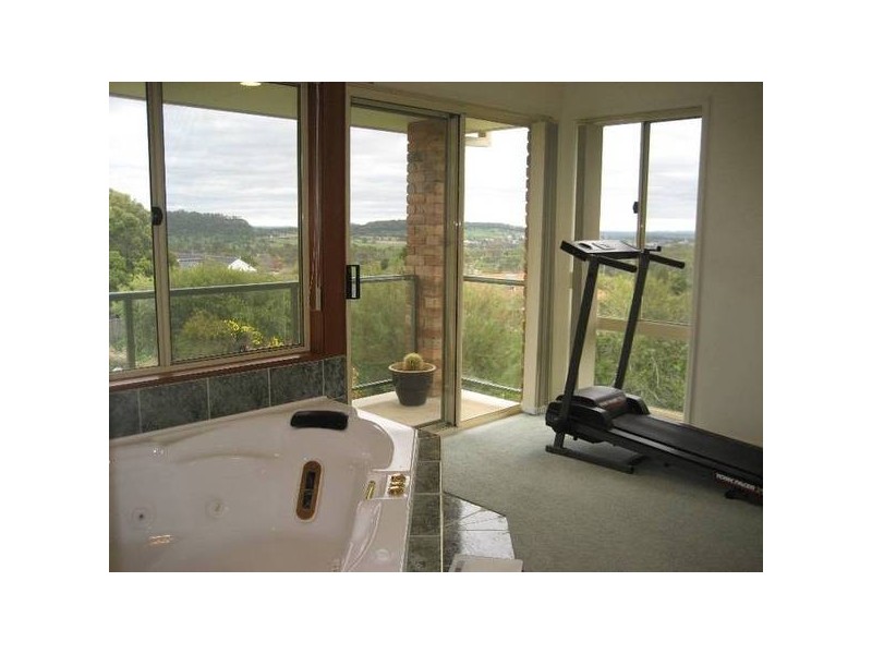 16 Hillcrest Road, Gunnedah NSW 2380