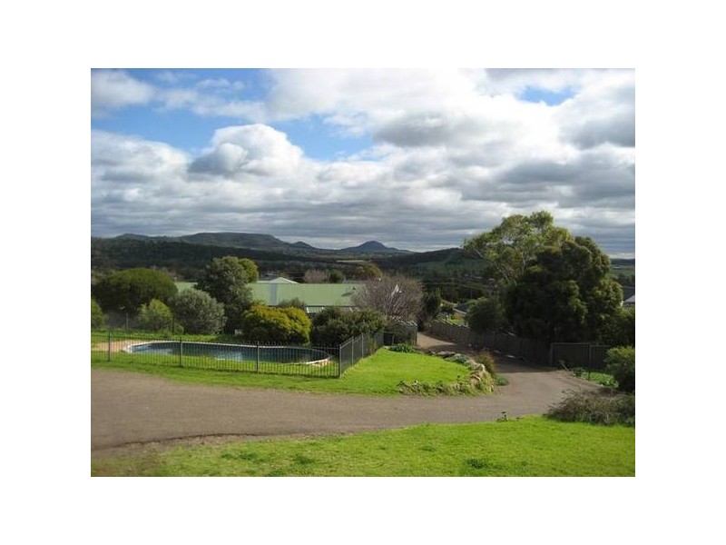 16 Hillcrest Road, Gunnedah NSW 2380