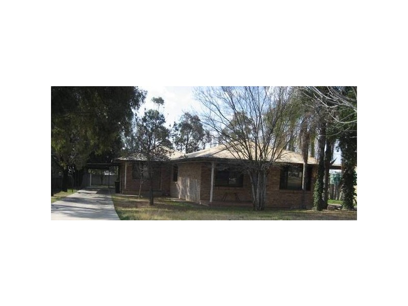 1 & 2/24 Kamilaroi Road, Gunnedah NSW 2380