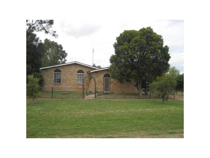 25 Pine Street, Curlewis NSW 2381