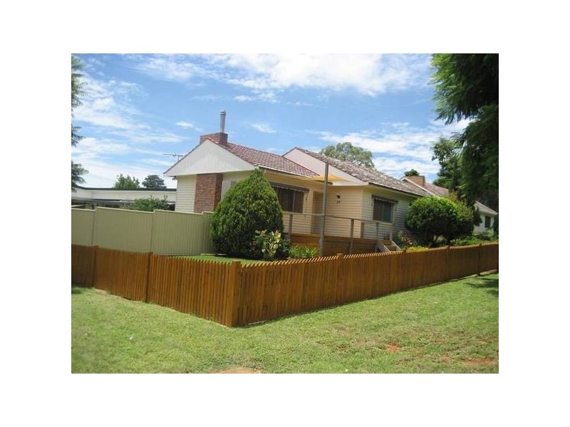 24 Albion Street, Gunnedah NSW 2380
