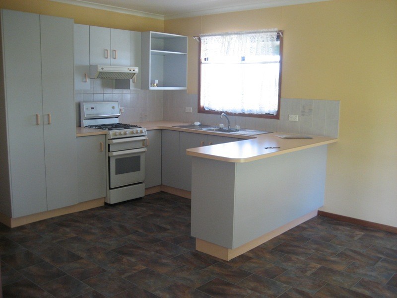 8 Breeza Street, Carroll NSW 2340