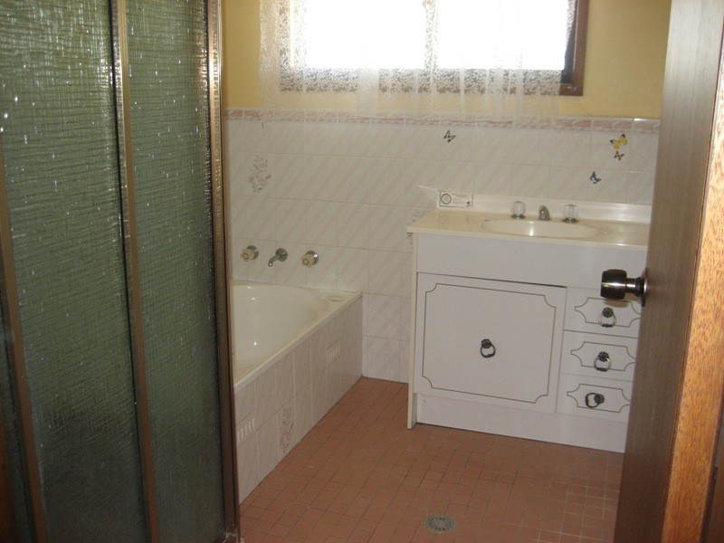 8 Breeza Street, Carroll NSW 2340