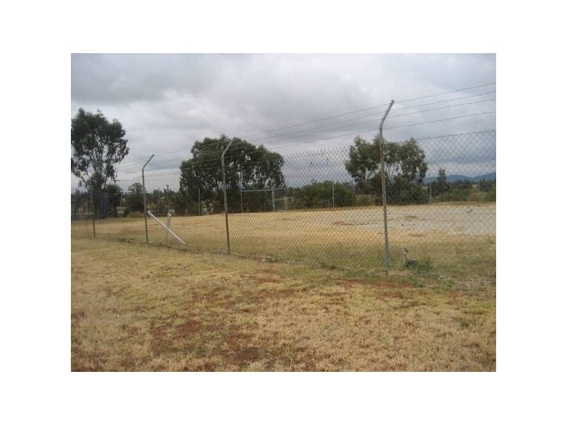 4 Farrar Road, Gunnedah NSW 2380